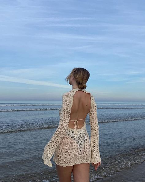 Crochet Swimsuit, Beach Party Dress, Looks Party, Backless Mini Dress, Summer Knitting, Dress Cover, Cutout Dress, White Crochet, Chic Woman