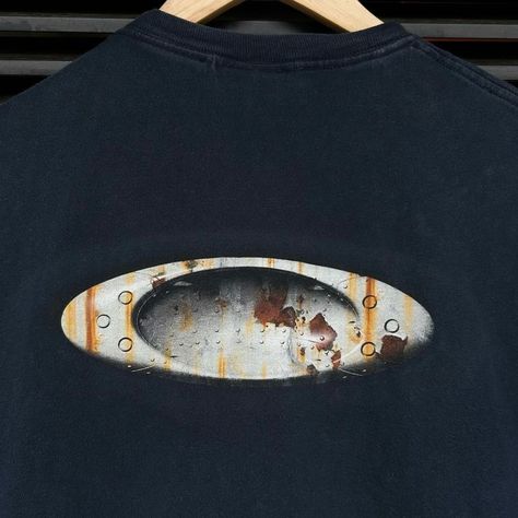 Vintage Oakley rusted paint logo tee via @wesssc Oakley Aesthetic, Random Photos Aesthetic, Prints Clothes, Vintage Tshirt Design, Paint Logo, Oakley Logo, Vintage Oakley, Aesthetic Graphics, Logo B