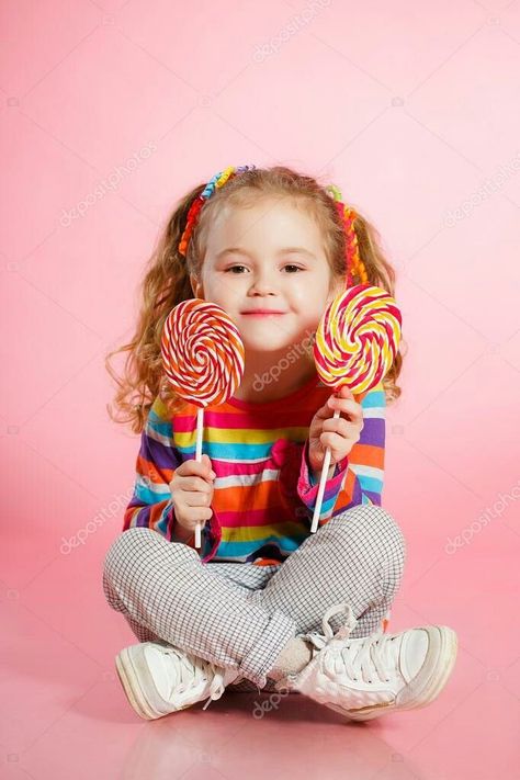 Classic 80s Movies, Candy Photoshoot, Toddler Photoshoot, Shooting Studio, Studio Photoshoot Ideas, Kids Studio, Toddler Photography, Photoshoot Studio, Creative Photoshoot Ideas