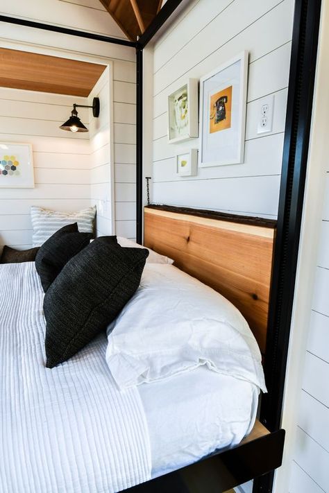 Downstairs Bedroom in a Tiny House Thanks to Elevator Bed Storage Tiny House, Tiny House Trailer Plans, Hidden Bedroom, Tiny House Bed, Elevator Bed, Victorian Tiny House, Tiny House Bedroom, Tiny House Stairs, Tiny Houses For Rent