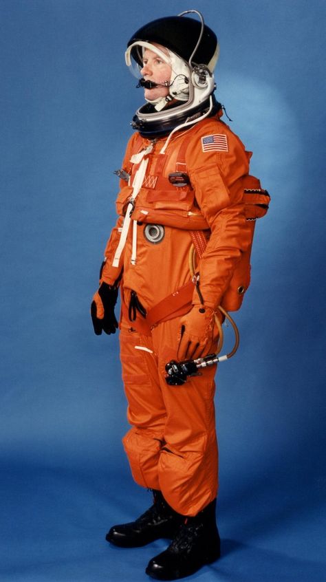 NASA's future plans look as ridiculous as the first spacesuit. Nasa Space Suit, Pumpkin Suit, Astronaut Suit, Astronaut Costume, Apollo 1, Flight Suit, Nasa Space, Nasa Astronauts, Neil Armstrong