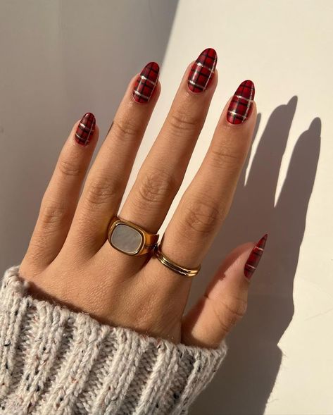 Red Plaid Print, Ribbon Details, & More Nail Designs That Are So Blair Waldorf-Coded Plaid Nail Designs, Plaid Nail Art, Red And Gold Nails, Dark Red Nails, Latest Nail Designs, Gold Nail Designs, Fall Nail Art Designs, Plaid Nails, Winter Nail Designs