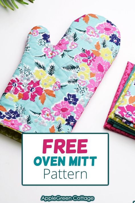 Free quilted oven mitt pattern! How to sew an oven mitt with our free oven mitt pattern without binding. This easy oven mitt pattern is a great kitchen accessory to sew now for the holidays, and any time of teh year. The free oven mitt pattern comes in an adult oven mitt pattern size, and a kids oven mitt pattern size. See how to make a oven mitt now and make a cute diy oven mitt for your kitchen! Also click through to the site for tons of free sewing for home tutorials! Oven Mitt Pattern, Kids Oven, Diy Oven, Sewing To Sell, Sewing Projects Free, Potholder Patterns, How To Make Coasters, Easy Oven, Quilting Rulers