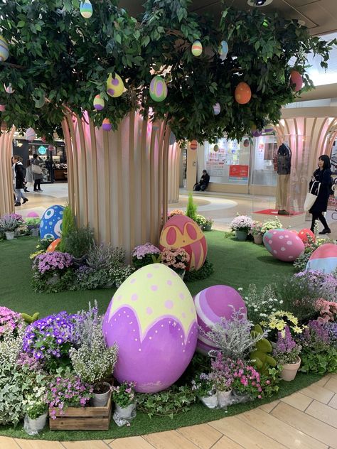 Easter Party Decorations Outdoor, Easter Yard Decorations Diy, Easter Yard Decor, Outdoor Easter Party, Outdoor Easter Decorations Diy, Easter Yard Art, Easter Yard Decorations, Easter Party Decorations, Giant Easter Eggs