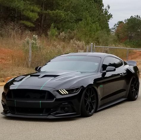 Bad-ass Ford Mustang Facebook: @metalroadstudio Very cool! Sports Cars Mustang, Mustang Classic, Black Mustang, 1967 Mustang, Ford Mustang Car, Cars Classic, Custom Muscle Cars, Mustang Cars, Pony Car