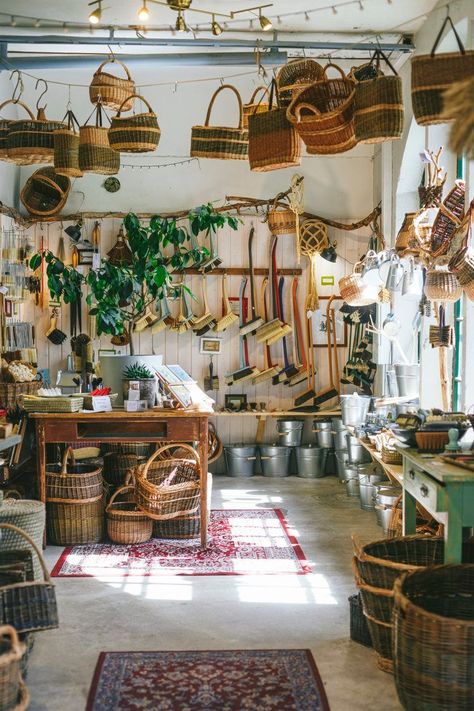 Wooden Basket Decor, Vegan Food Photography, Photography Food Styling, Visual Story, Food Photography Inspiration, Food Photography Tips, Outdoor Food, Woven Baskets, Diy Backdrop