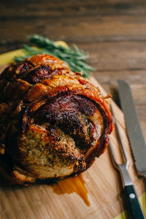 Homemade porchetta may be impressive, but it is rustic and simple at its heart. If you can roast a chicken, you can make porchetta. #porchetta #chicken #delicious #easyrecipe #healthy | kitchenconfidante.com via @kitchconfidante Porchetta Recipes, Slow Cooked Pulled Pork, Pork Entrees, Pork Belly Recipes, Cured Meats, Pork Dishes, Pork Belly, Meat Dishes, Pork Recipes