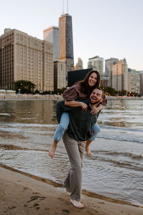 Crosswalk Engagement Photos, Chicago Couples Photoshoot, Chicago Engagement Shoot, Chicago Couple Pictures, Chicago Photoshoot, Engagement Vibes, Chicago Engagement Pictures, Engagement Photos Chicago, Couples Trip