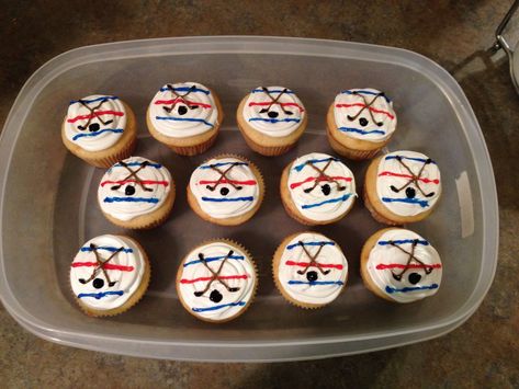 Hockey Birthday Cupcakes, Nhl Birthday Party, Hockey Themed Cupcakes, Hockey Cupcakes Ideas, Cake Pictures Birthday, Hockey Birthday Party Ideas, Hockey Cupcakes, Hockey Birthday Cake, Sports Birthday Cakes