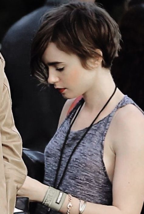 Lily Collins Short Hair, Popular Short Hairstyles, Short Hair Pixie Cuts, Hair Styles 2014, Short Wavy Hair, Short Pixie Haircuts, Lily Collins, Hair Envy, Short Pixie