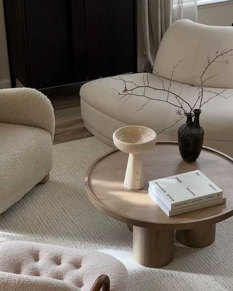 Rachel Carrasco, Round Coffee Table Styling, Round Ottoman Coffee Table, Coffee Table Book Design, Organic Modern Home, Books Coffee Table, Japandi Living, Loft Interior, Books Coffee