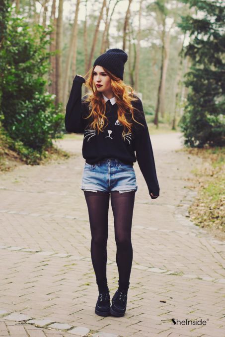 This hipster and tumblr inspired fall outfit is everything. Cat sweater, yes please! Embroidered Cat, Look Grunge, Hipster Sweater, Tight Sweater, Cat Whiskers, Black Jumper, Tumblr Outfits, Outfit Trends, Hipster Fashion