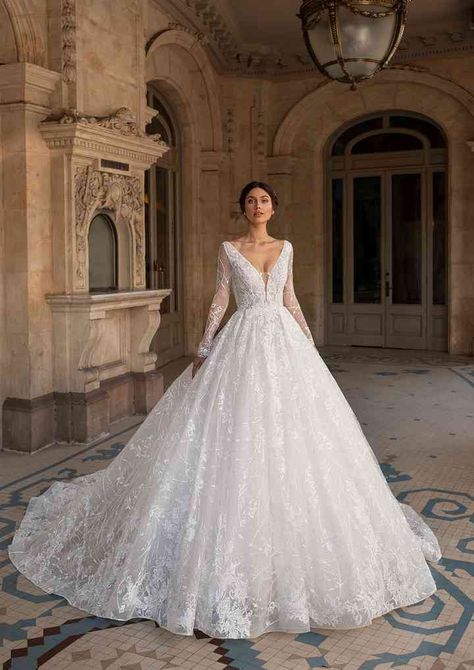 101 vestidos de novia corte princesa: ¡los diseños más espectaculares del 2021! Pronovias Bridal, Sincerity Bridal, Pronovias Wedding Dress, Kleinfeld Bridal, Couture Wedding Gowns, Princess Wedding Dress, A Wedding Dress, Couture Wedding, Princess Wedding