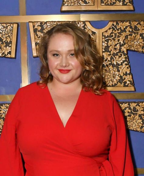 Danielle Mcdonald Birthday, Real Name, Age, Weight, Height, Family, Contact Details, Boyfriend(s), Bio & More Blonde Hair And Green Eyes, Danielle Macdonald, Christina Cole, Blonde Hair Green Eyes, No Children, Black Royalty, Intuitive Eating, Book Characters, Performance Art