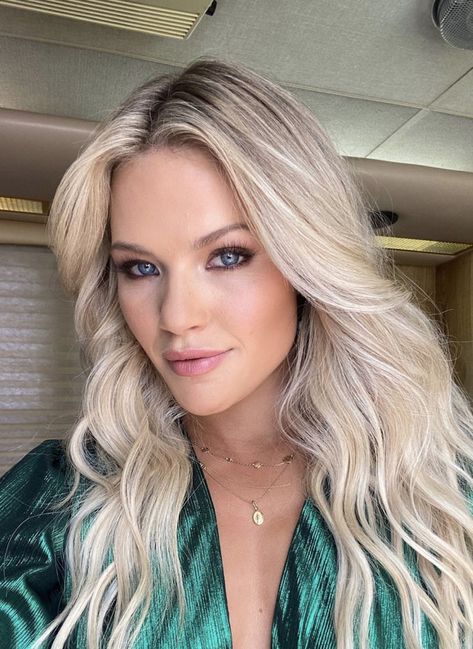 Witney Carson, Celebrity Makeup Looks, Celebrity Makeup, Skincare Makeup, Makeup Nails, Makeup Looks, Hair Makeup, Dancer, Long Hair Styles