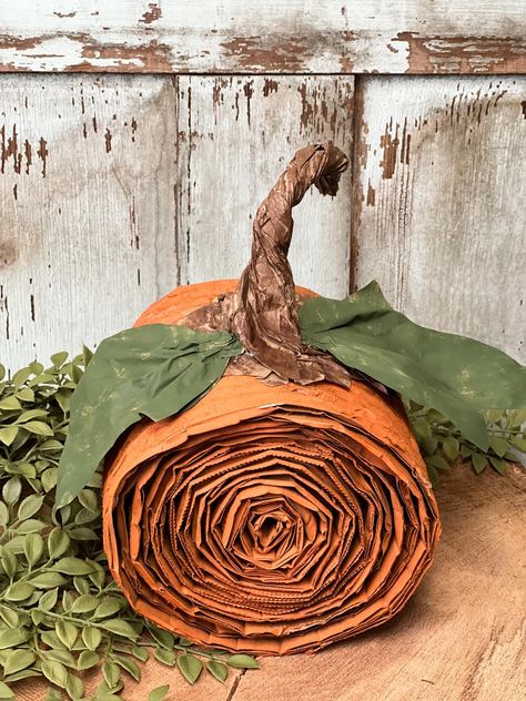 Cardboard Pumpkins, Tree Pumpkin Carving, Pumpkins To Paint, Cardboard Pumpkin, Diy Pumpkin Crafts, Pumpkin Craft Ideas, Burlap Pumpkin Wreath, Paper Pumpkin Craft, Diy Pumpkins Crafts