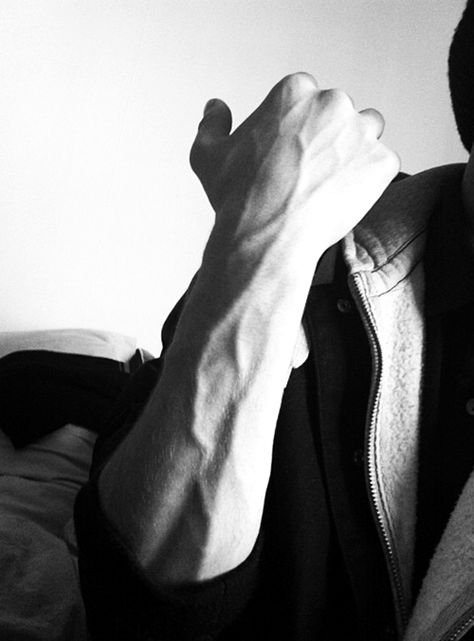 ! Arm Veins, Veiny Arms, Hand Veins, Gentleman Aesthetic, Hot Hands, Bad Boy Aesthetic, Hand Reference, Hand Pictures, Male Hands