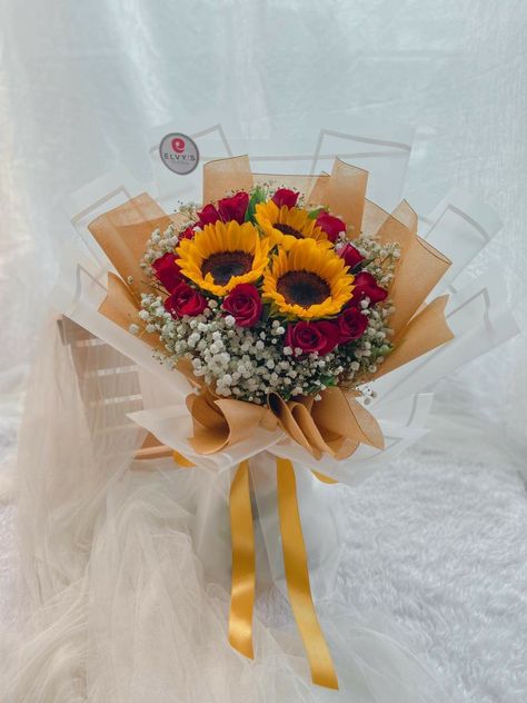 Sunflower And Rose Bouquet, Bucket Simple, Valentine 2024, Baby's Breath Bouquet, Sunflowers And Roses, Flower Arrangement Designs, Flower Bouquet Diy, Birthday Bouquet, Boquette Flowers