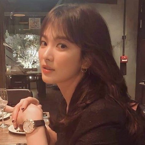 Song Hye Kyo Selfie, Song Kyo Hye, Song Hye Kyo 90s, Song Hye Kyo The Glory, Hye Kyo Song, Girlfriend Song, Songsong Couple, Hye Kyo, New Photo Download