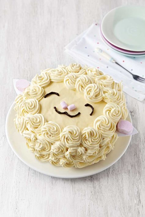 Baa Baa cake recipe, perfect for Easter baking. Get the recipe at Reonline.co.uk Gökkuşaği Pasta, Spring Cake, Easter Baking, Easter Cupcakes, Easter Dessert, Holiday Cakes, Easter Cakes, Savoury Cake, Food Cakes