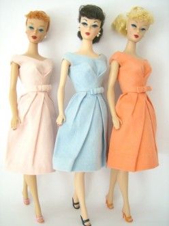 vintage Barbie dolls-These were the only Barbies when I was a little girl.  What fun we had with them! Sandra Core, 50s Barbie, Barbie 1960, Collage Project, Belle Dresses, Classic Barbie, Barbie Sewing, Vintage Barbies, Vintage Barbie Clothes