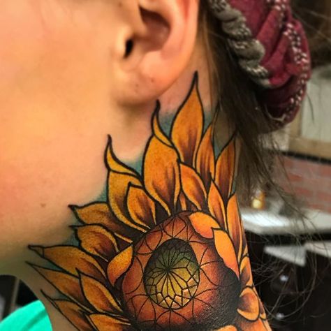 Rose Neck Tattoo, Flower Neck Tattoo, Neck Ideas, Tattoo Sunflower, Girl Neck Tattoos, Side Neck Tattoo, Women Tattoos, Neck Tattoos Women, Neck Tattoo For Guys