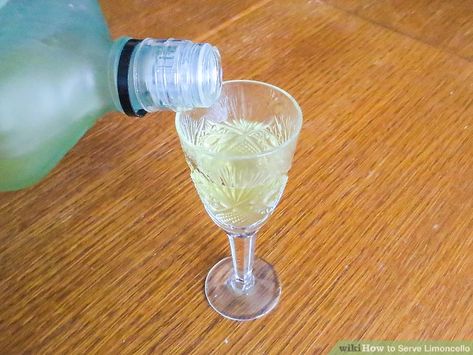 Limoncello Glasses, Limoncello Martini, Desert Drinks, Italian Night, Liquor Glasses, Chocolate Liquor, Shot Recipes, Flavored Vodka, Lemon Wedge