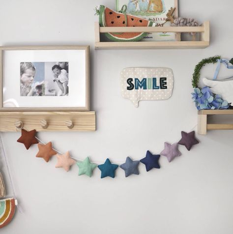 Handmade Nursery Decor, Felt Decorations Home, Felt Home Decor, Felt Stars, Diy Felt Banner Garland, Felt Star, Felt Star Garland, Felt Garland Nursery, Christmas Felt Bunting Diy Garland