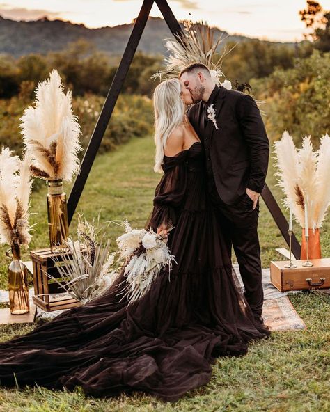 Dark Fall Wedding Dress, Black Fall Wedding Dress, Moody Fall Wedding Dress, All Black Bride And Groom, Black Wedding Dress Elopement, Black Wedding Dress Wedding Ideas, Black Wedding Dress Theme Color Schemes, Black Wedding Esthetics, Black Themed Wedding Dresses