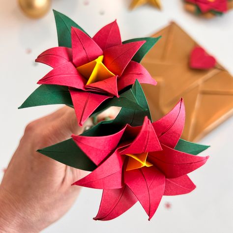 DIY Poinsettia Origami Flower Paper Poinsettia Flower Diy, Origami Poinsettia, Christmas Paper Flowers, Origami Flower Tutorial, Paper Poinsettia, Origami Flowers Tutorial, Purple Angel, Christmas Origami, Paper Stuff