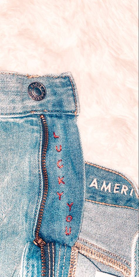 Blue Jeans Embroidery Ideas, Cool Embroidery Designs On Jeans, Embroidered Words On Jeans, Jeans With Stitching, Easy Jean Embroidery, Cool Embroidery Designs Clothes, Embroidery On Denim Jeans, Jeans Embroidery Aesthetic, Y2k Embroidery Designs