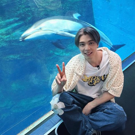 Suh Dude, Nct 127 Johnny, Johnny Suh, Nct Johnny, Reasons To Live, Boyfriend Pictures, Instagram Update, Boyfriend Material, Nct 127