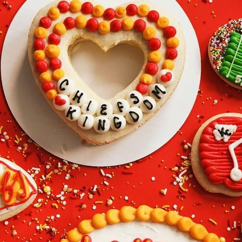 Sweet Petites KC, LLC on Instagram: "❤️🏈💛It’s a big weekend for the Chiefs and we’re ready for it! Swing by the bakeshop for your game day goodies today and tomorrow from 10am to 4pm. 🫶Check out @theafloatapp for delivery to your doorstep!" Donut Ideas, The Chiefs, Decorated Cookies, Cookie Decorating, Game Day, Donuts, Cake Decorating, Cake, Instagram