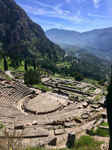 Delphi Aesthetic, Greece With Kids, Ancient Theatre, Delphi Greece, Temple Of Apollo, Ancient History Archaeology, Architecture Antique, March Break, Scenic Places