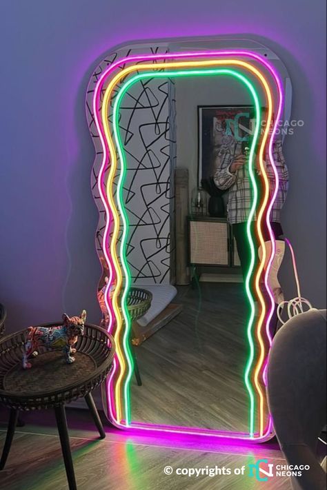 Neon Decor Bedroom, Neon Decorations Room, Selfie Mirror Decor, Neon Apartment, Neon Furniture, Mirror Neon Sign, Neon Mirror, Funky Mirrors, Mirror Decor Ideas