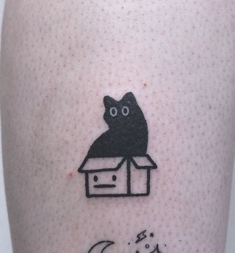 Black Cat Aesthetic Tattoo, Silly Cat Tattoo Ideas, Shoulder Tattoos Patchwork, Funny Black Cat Tattoo, Calico Cat Tattoo Ideas, Small Meaningless Tattoos, Cute Tiny Cat Tattoos, Funny Cat Tattoo Ideas, Small Black Cat Tattoo Simple