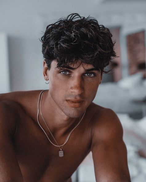 Loose Perm, Men Haircut Curly Hair, Italian Boys, Wavy Hair Men, Men Haircut Styles, Corte De Cabelo Masculino, Model Face, Permed Hairstyles, Curly Hair Men