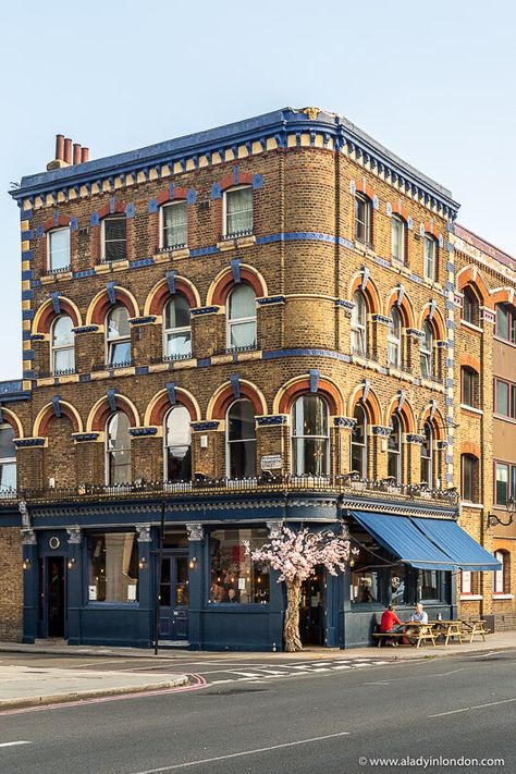 London Pub Exterior, Pub Exterior, Buildings Reference, Pub Interior Design, Pubs In London, London Ideas, Pet Cafe, Historic London, London Cafe