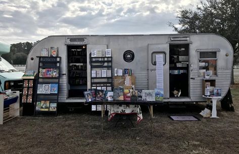 Camper Bookstore, How To Start A Used Bookstore, Bookstore On Wheels, Airstream Bookstore, Mobile Bookstore Ideas, Mobile Bookstore Trailer, How To Open A Bookstore, Opening A Bookstore, Pop Up Bookstore