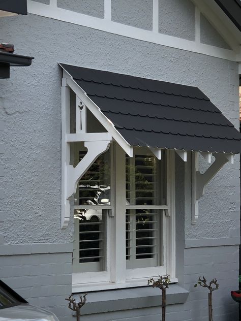 Cottage Window Awning, Craftsman Awning, Window Hoods Exterior, Awing Window Design, Window Canopy Exterior, Kanopi Jendela, Arched Porch, Outdoor Window Awnings, Awning Ideas