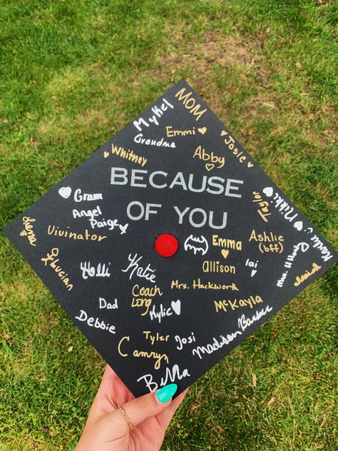 Short Grad Cap Quotes, 8th Grade Cap Ideas, Grad Cap Designs Funny, Funny Graduation Caps, Elementary Graduation, Graduation Cap Decoration Diy, Grad Cap Designs, 8th Grade Graduation, Grad Caps