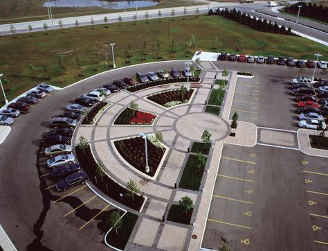 Unilock - Office building parking lot with Series 3000 paver by Unilock Office Parking Lot, Rectangular Site Plan Architecture, Parking Lots Design, Beautiful Parking Lot, Parking Lot Design Architecture, Small Parking Lot Design, Parking Lot Plan, Parking Lot Ideas, Car Parking Design