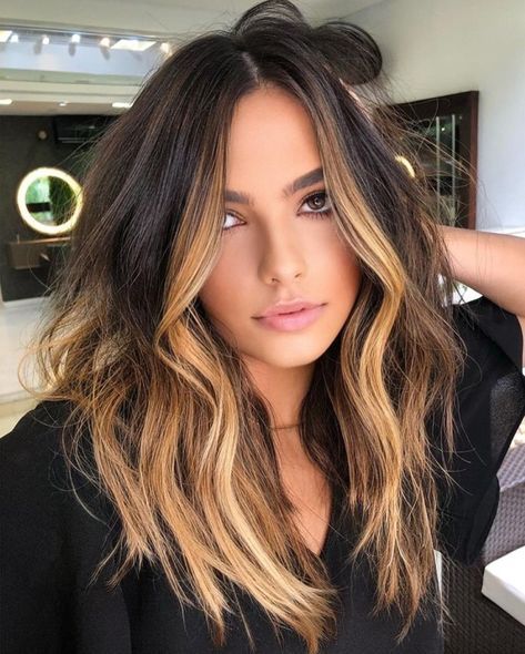 Caramel Balayage with Face-Framing Highlights Medium Balayage Hair, Balayage Straight Hair, Framing Highlights, Black Hair Balayage, Brunette Hair With Highlights, Caramel Balayage, Long Hair Color, Ombré Hair, Balayage Brunette