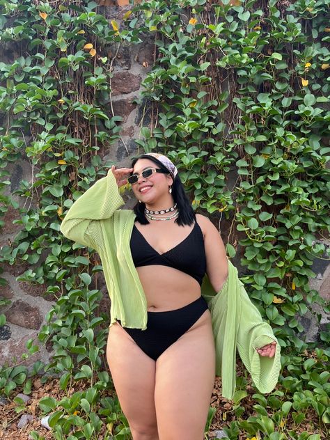 Curvy Outfits Summer Plus Size Swimwear, Plus Size Swimming Outfits, Plus Size Beachy Outfits, Mid Size Swimsuit Aesthetic, Beach Outfits Women Mid Size, Hawaii Outfits Ideas Plus Size, Midsize Bathing Suits, Beach Aesthetic Outfits Plus Size, Beach Fits Plus Size