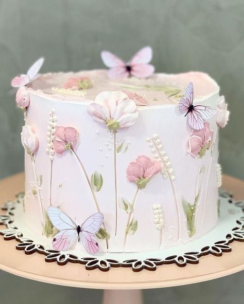 Butterfly Birthday Cakes, Butterfly Birthday Party, Elegant Birthday Cakes, Garden Party Birthday, Birthday Cakes For Women, Cake Decorating Ideas, Creative Birthday Cakes, Beautiful Birthday Cakes, Cakes For Women