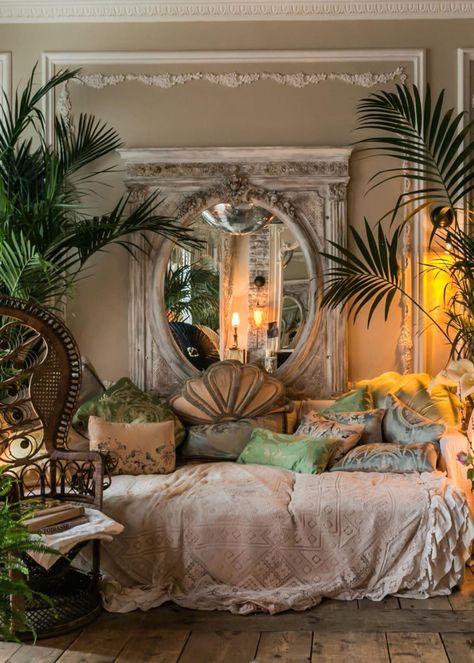 Inside the home of celebrity interior designer Sera Hersham-Loftus Rooms Ideas, House Room, A Living Room, Dream House Decor, New Wall, Handmade Home Decor, Aesthetic Room Decor, My New Room, Dream Home Design