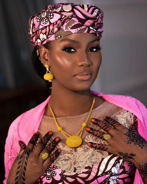 Hausa Fulani Hairstyles, Fulani Scarf Style, Hausa Style Gele, Hausa Head Scarf Styles, Modern Gele Styles, African Head Wrap Styles, Nigerian Head Wrap Styles, Gele Styles Head Wraps, Hausa Styles For Women