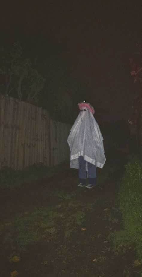 Ghost Cowboy Costume, Cowboy Ghost Costume, Ghost Trend, Ghost Pics, Ghost Cowboy, Cowboy Ghost, Ghost Halloween Costume, Cowboy Aesthetic, Sheet Ghost