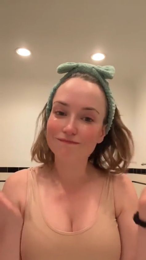 Milana Vantraub Pictures, Milana Vayntrub, Doctor Picture, New Pictures, American Actress, Actresses, Collage, Pins, Quick Saves