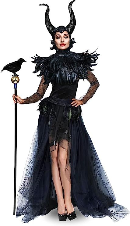 Raven Costume Halloween, Maleficent Halloween Costume, Raven Costume, Maleficent Halloween, Feather Shawl, Halloween Costume Design, Maleficent Costume, Great Halloween Costumes, Witch Costumes